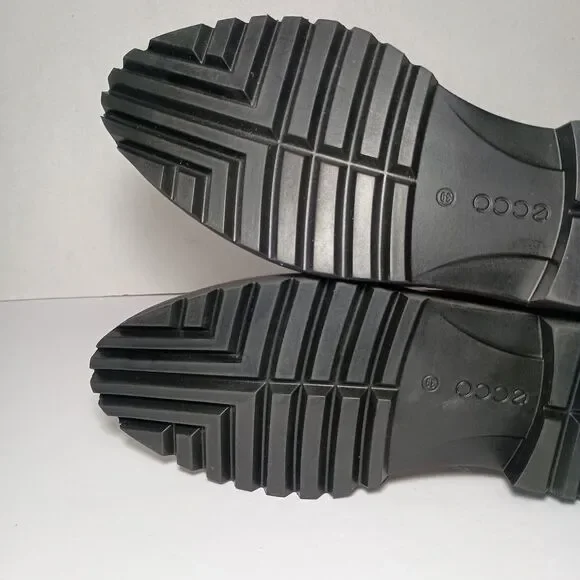 Ecco Red Ankle Boots - Picture 14 of 16